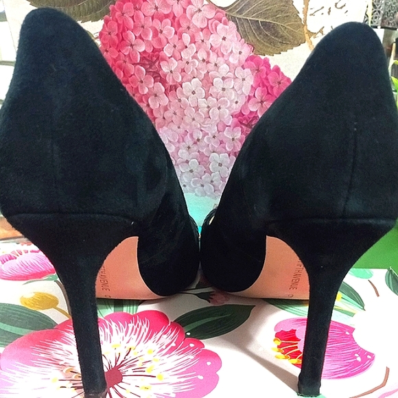 SOLD!!!Vintage Saks fifth avenue black suede pumps - Picture 10 of 14